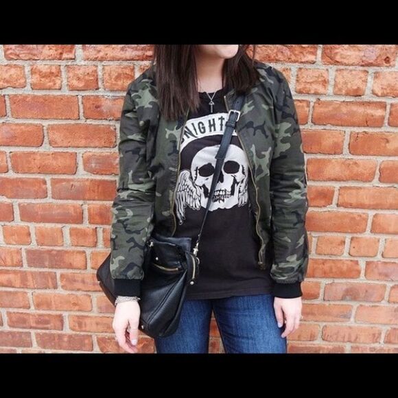 Love Tree Women’s Camouflage Zip Up Bomber Jacket Size Small - Picture 5 of 5